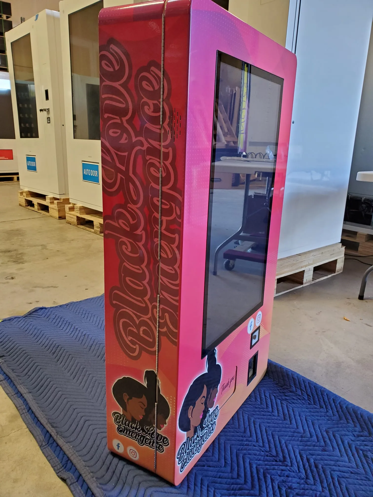 Wall-mounted vape vending machine gallery image 116
