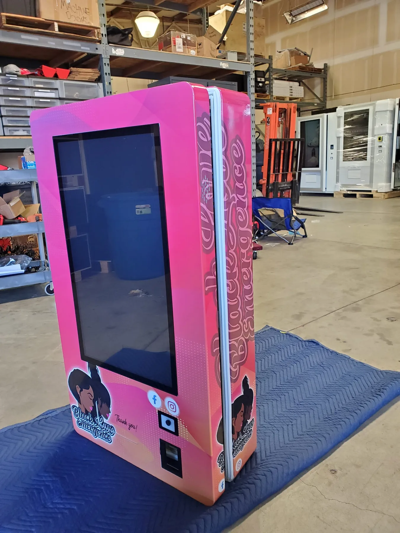Wall Mounted Vending Machine 406