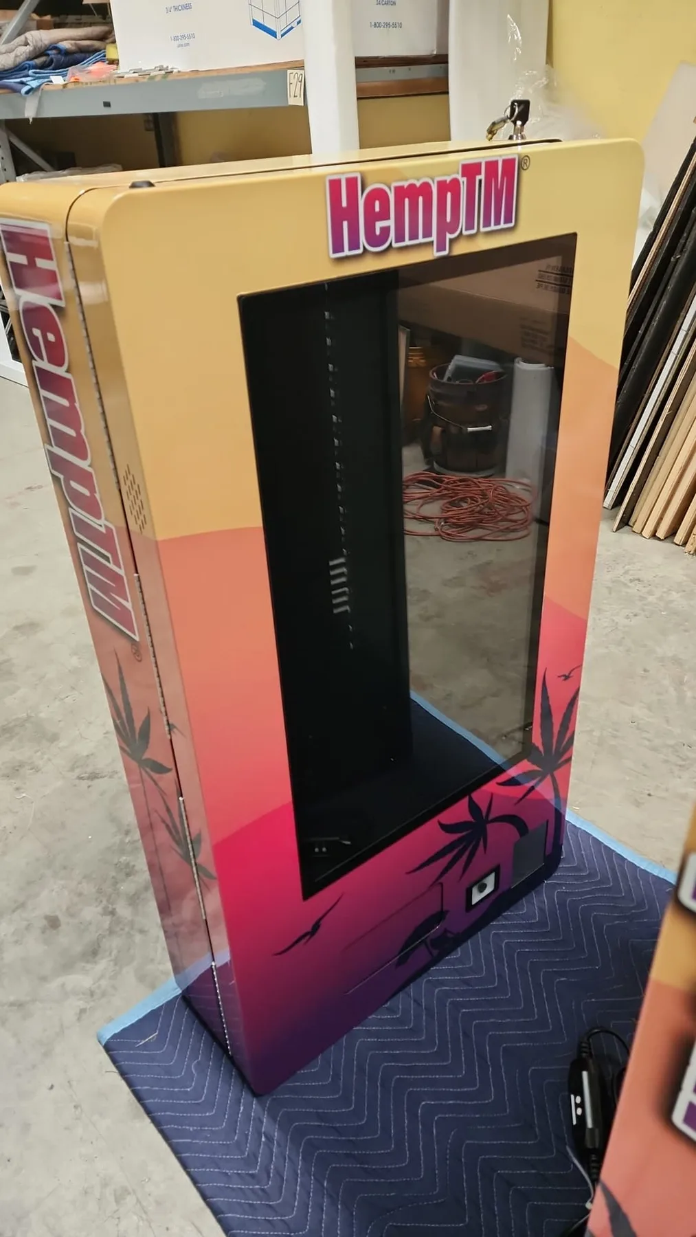 Wall Mounted Vending Machine 485